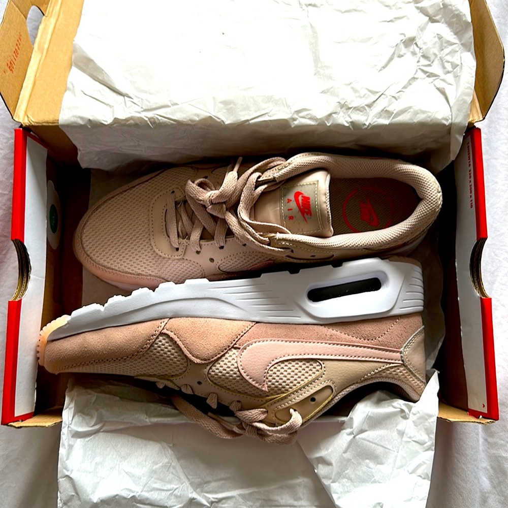 Women’s Nike Airmax SC